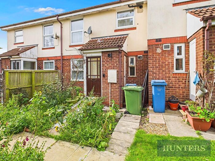 1 Bedroom Flat For Sale In West End Court, West End View, Cayton, YO11