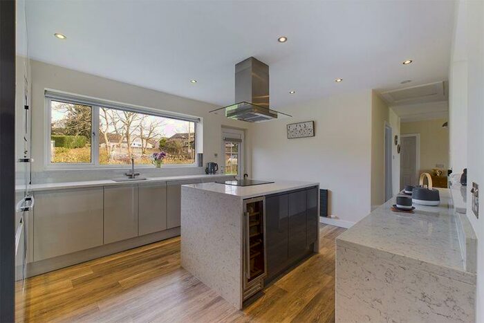 3 Bedroom Detached Bungalow For Sale In Hillside, Wilton, CA22