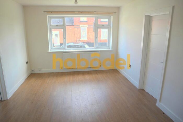 2 Bedroom Flat To Rent In Derby Road, Line Long Eaton, Nottingham, NG10