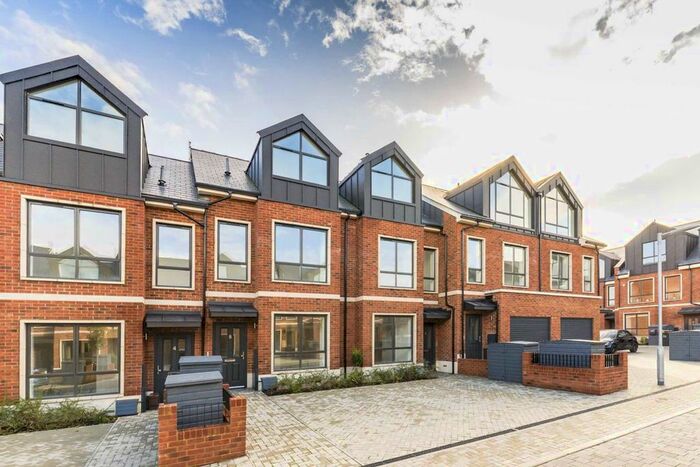 3 Bedroom Terraced House To Rent In Harlow Gardens, Kingston Upon Thames, KT1