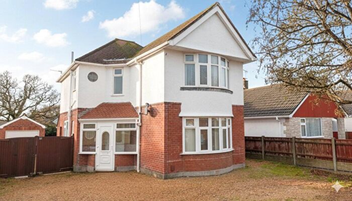 3 Bedroom Detached House For Sale In Alderney Avenue, Alderney, Poole, Dorset, BH12