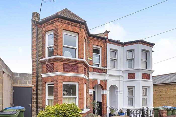 3 Bedroom Semi-Detached House To Rent In Kirk Lane London, SE18