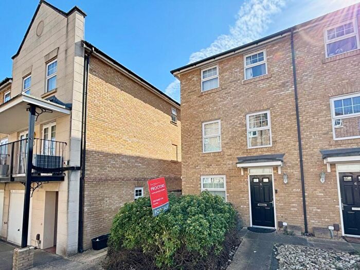 4 Bedroom Town House For Sale In Hawksmoor Grove, Bromley, BR2