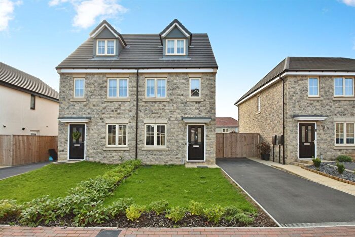 3 Bedroom Semi Detached House For Sale In Waddington Court, Collingham, Wetherby, LS22