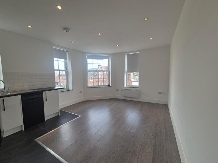 1 Bedroom Flat To Rent In High Street, Epsom, Surrey, KT19