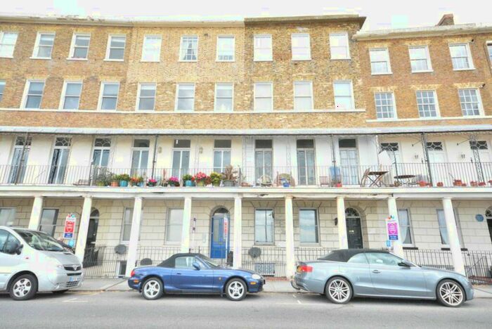 1 Bedroom Flat To Rent In Wellington Crescent, Ramsgate, CT11