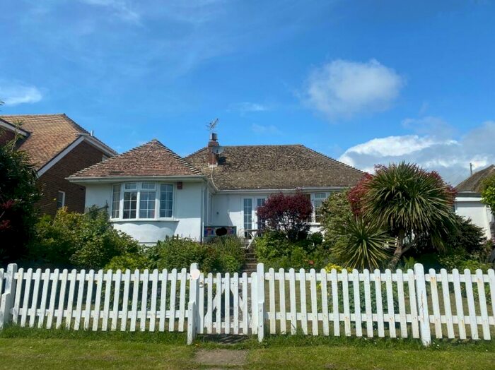 3 Bedroom Bungalow To Rent In Northwood Avenue, Saltdean, BN2