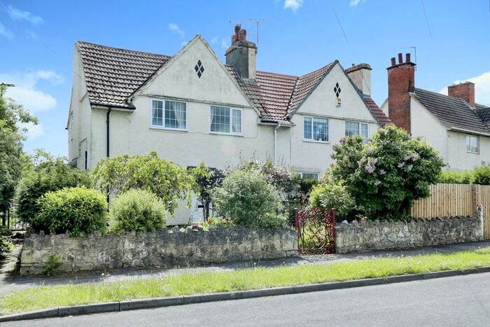 3 Bedroom Semi-Detached House To Rent In The Crescent, Woodlands, Doncaster, South Yorkshire, DN6