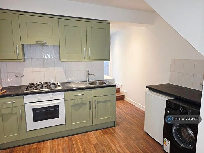 1 Bedroom Flat To Rent In Coborn Road, London, E3