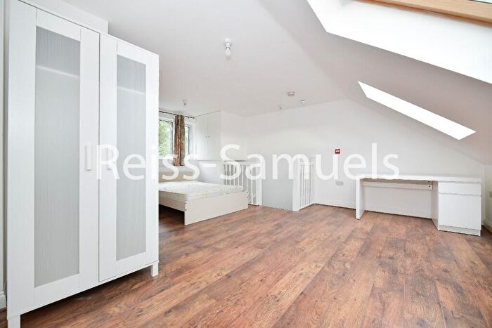 6 Bedroom Town House To Rent In Ambassador Square, London, E14