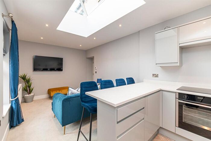 2 Bedroom Flat To Rent In West Avenue, Gosforth, NE3
