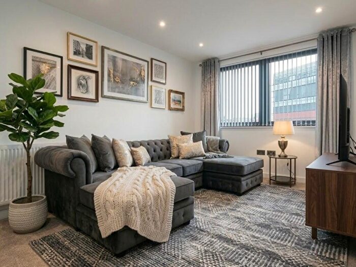 1 Bedroom Retirement Property For Sale In High Street North, Poole, Dorset, BH15