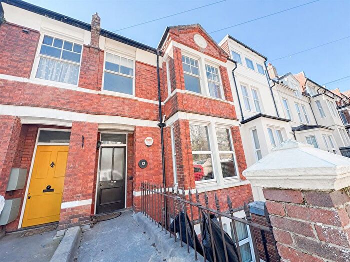 2 Bedroom Flat For Sale In Nelson Road, Hastings, TN34