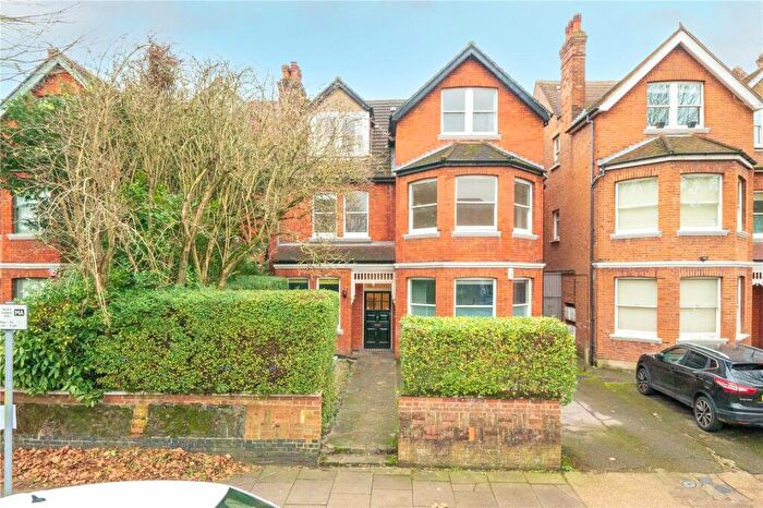 2 Bedroom Apartment To Rent In Dartmouth Road, London, NW2
