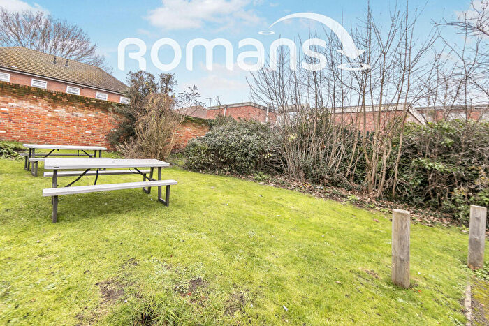 2 Bedroom Apartment To Rent In Bispham Court, Reading, RG1