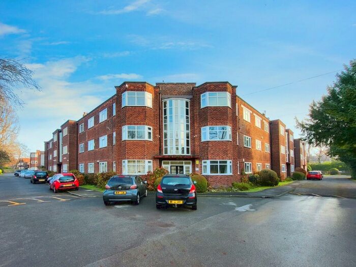 2 Bedroom Flat To Rent In Wilmslow Road, Didsbury, Manchester, M20