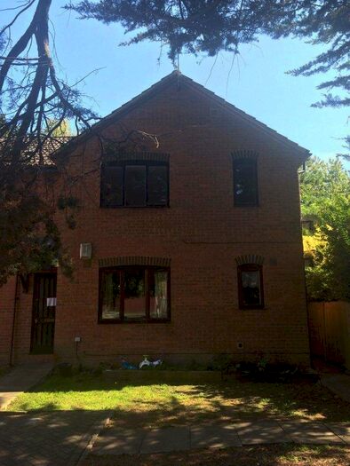 2 Bedroom Semi-Detached House To Rent In Hammet Close, Hayes, UB4