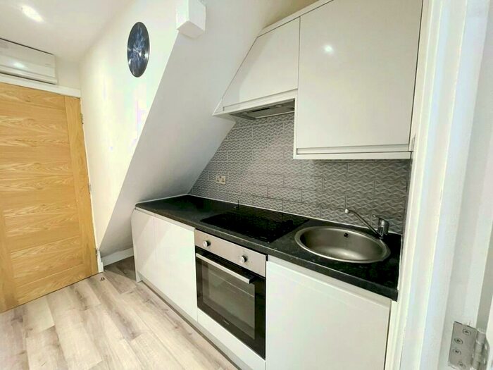 Flat To Rent In Archway Road, Archway, N6