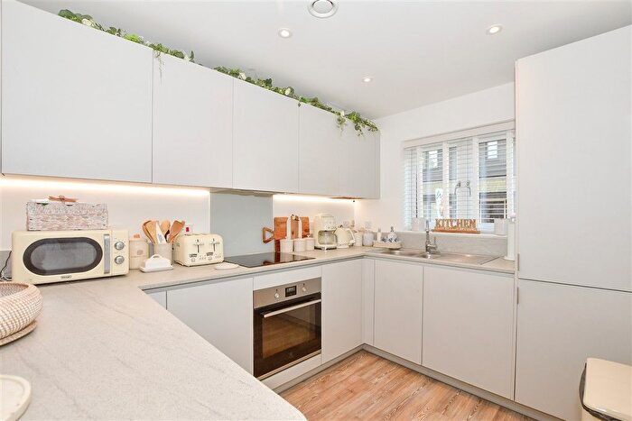 3 Bedroom End Of Terrace House For Sale In Ruby Close, Maidstone, Kent, ME17