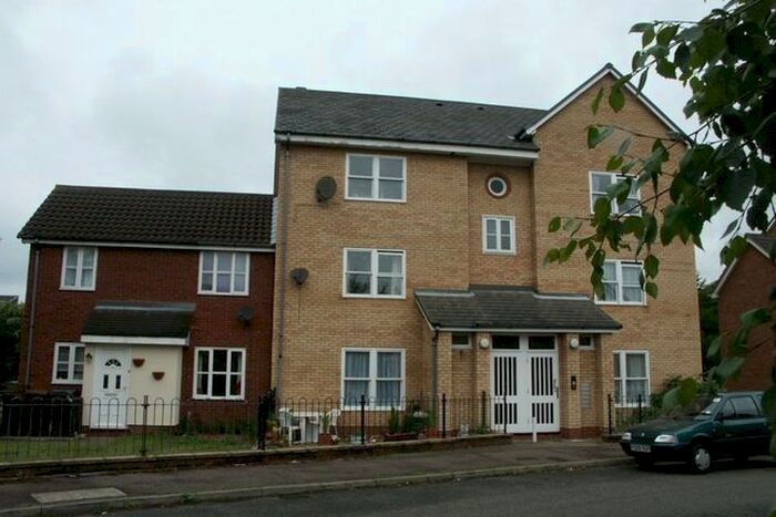 2 Bedroom Flat To Rent In Denham Close, Bury St. Edmunds, IP33