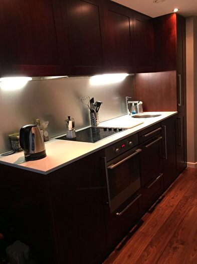 2 Bedroom Flat To Rent In Apartment, Bridgewater Place, Leeds, LS11