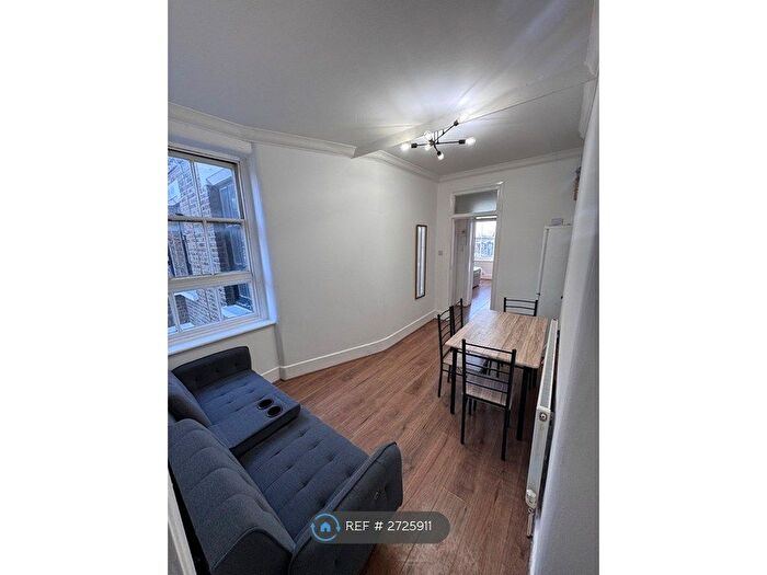 2 Bedroom Flat To Rent In Quested Court, London, E8
