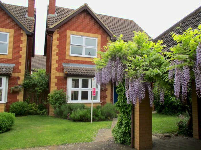 4 Bedroom Detached House To Rent In Watermeadow, Aylesbury, HP19