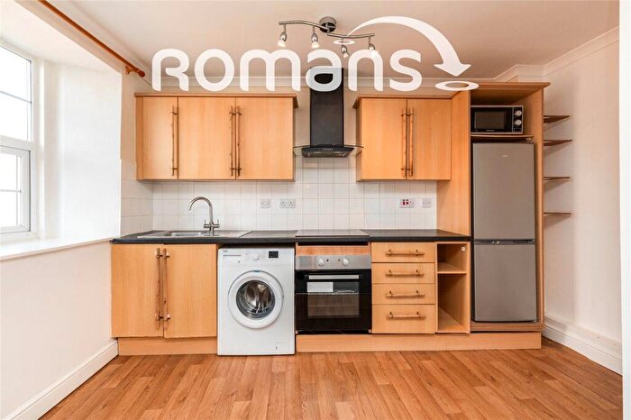 2 Bedroom Flat To Rent In High Street, Kingswood, Bristol, BS15