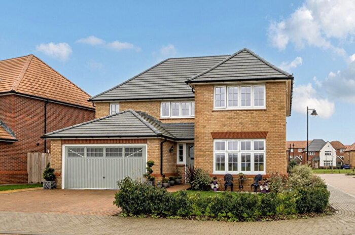 4 Bedroom Detached House For Sale In Lavant View, Chichester, PO19