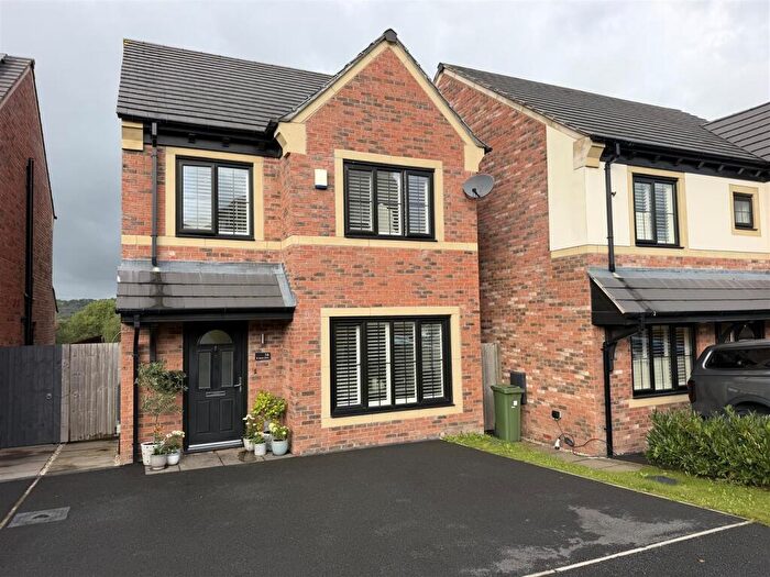 4 Bedroom Detached House For Sale In St. James Close, Stalybridge, SK15