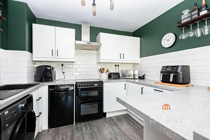 2 Bedroom Apartment For Sale In Surrey Road, Bournemouth, BH4