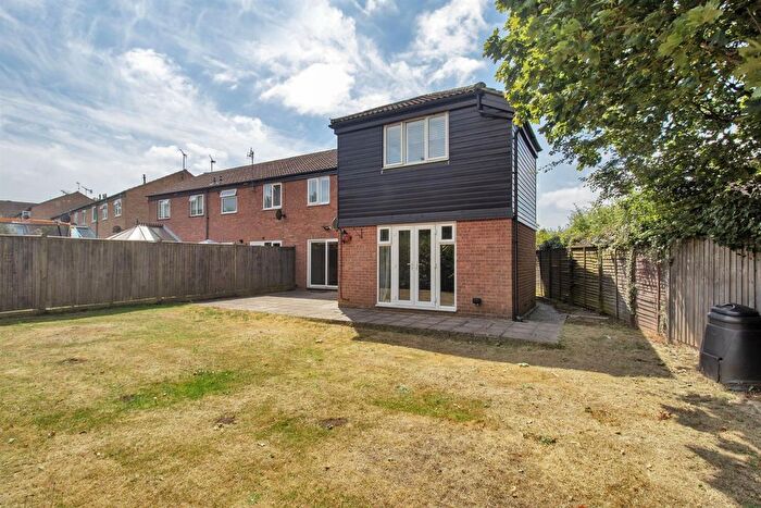 4 Bedroom Property For Sale In Hawkenbury Close, Tunbridge Wells, TN2