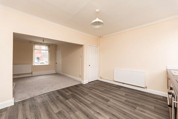 2 Bedroom End Terrace House For Sale In Westfield Avenue, Castleford, WF10