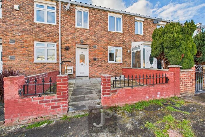 3 Bedroom Property To Rent In Cypress Path, Harold Hill, Romford, RM3