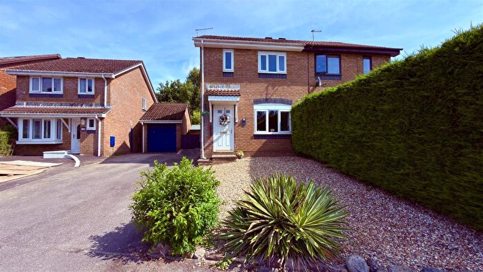 3 Bedroom Semi-Detached House For Sale In The Pines, Hirwaun, Aberdare, CF44