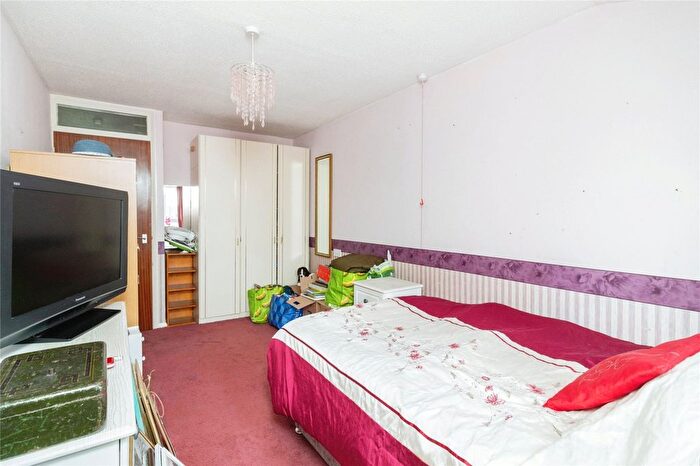 1 Bedroom Flat For Sale In Pebble Court, Paignton, Devon, TQ4