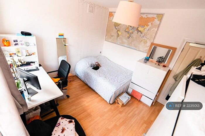 5 Bedroom Flat To Rent In Brocklehurst Road, London, SE14