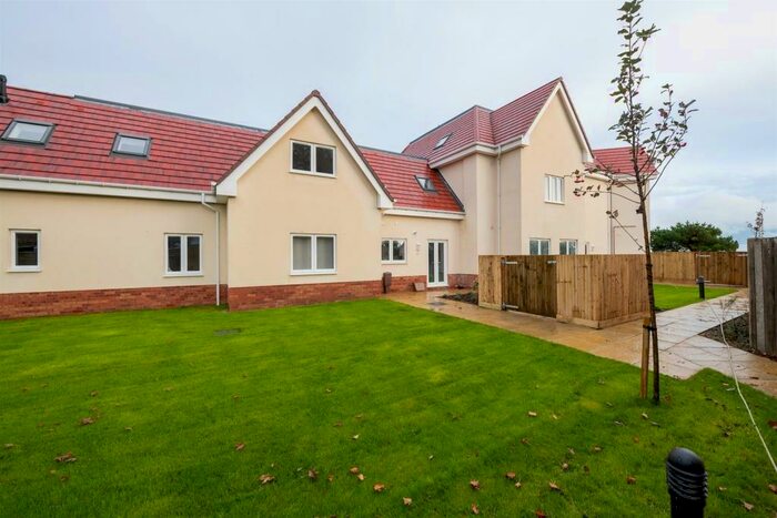 2 Bedroom Apartment To Rent In Sea Front, Hayling Island, PO11