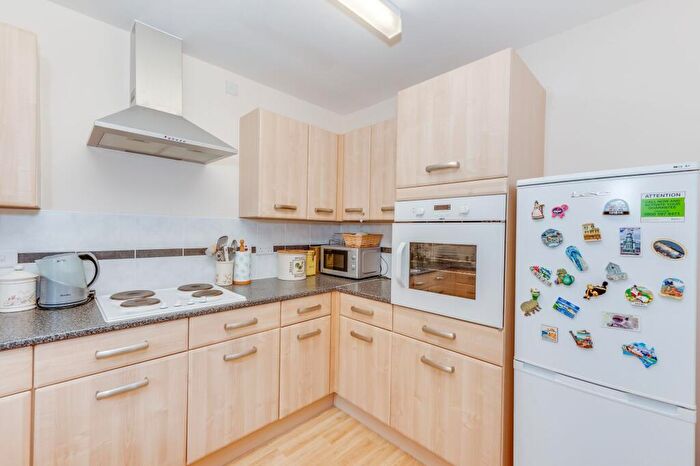 2 Bedroom Flat For Sale In Dyche Road, White Willows, S8