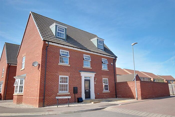 5 Bedroom Detached House For Sale In Langthorpe Close, Hessle, HU13