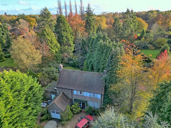 3 Bedroom Detached House For Sale In Doggetts Wood Close, Chalfont St. Giles, HP8