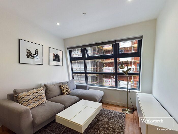 2 Bedroom Flat To Rent In Tamar House, - Station Road, Reading, Berkshire, RG1