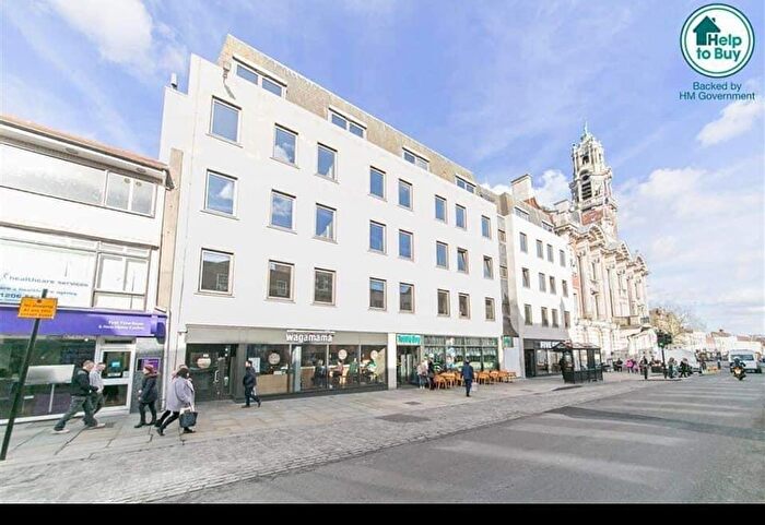 Studio To Rent In High Street, CO1