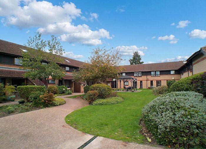 2 Bedroom Flat For Sale In Harrison Court, Bingham, NG13