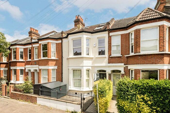 4 Bedroom House To Rent In Pentney Road, Balham, SW12
