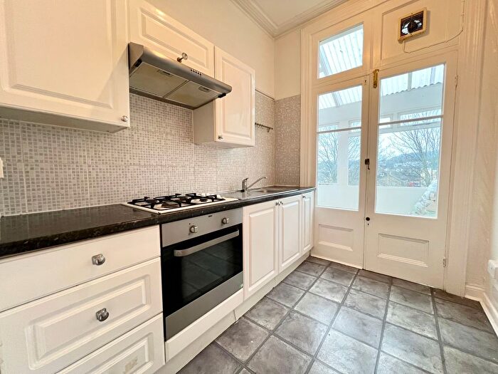 2 Bedroom Flat To Rent In Avondale Road, South Croydon, CR2