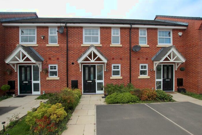 2 Bedroom Town House To Rent In Kentfield Drive, Bolton, BL1