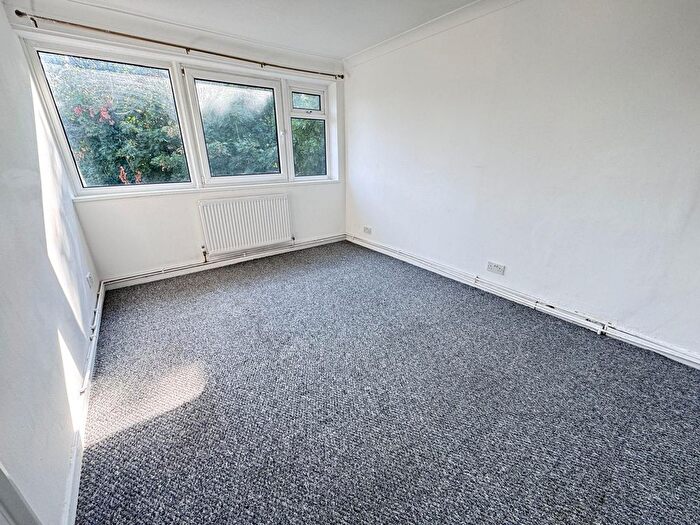 5 Bedroom End Of Terrace House To Rent In Danecourt Gardens, Croydon, CR0