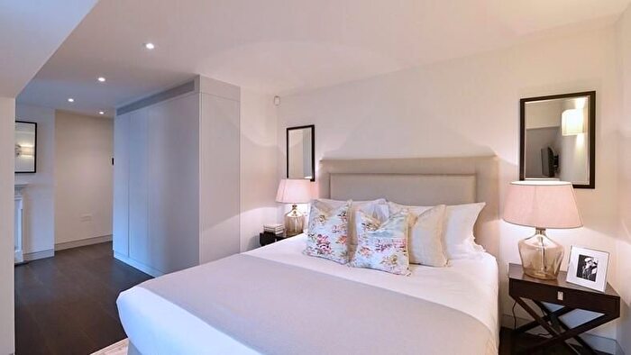 2 Bedroom Flat To Rent In Duke Street, Mayfair, London, W1K