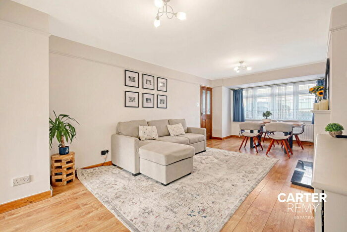 3 Bedroom Terraced House For Sale In Codenham Straight, Basildon, SS16